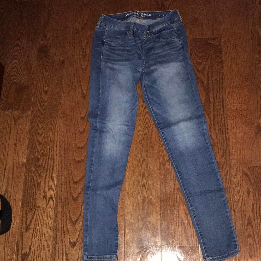 light wash jeans. super stretch.  PRICENEGOTIABLE